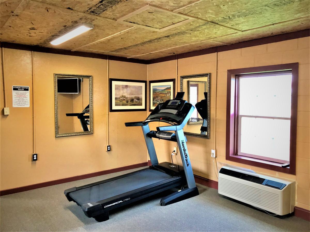 Selmer Star Plus Inn & Suites מראה חיצוני תמונה