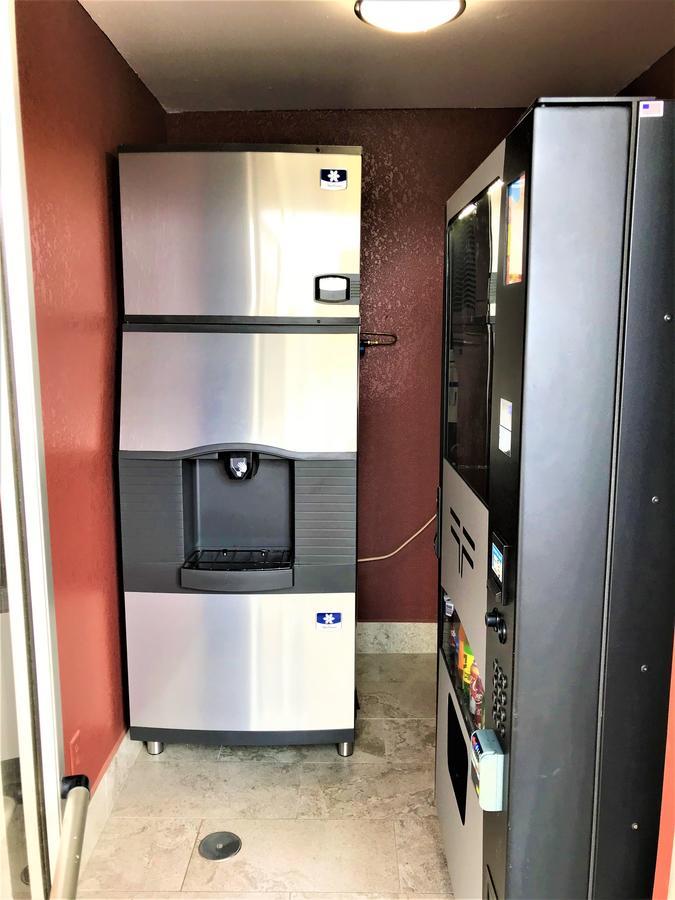Selmer Star Plus Inn & Suites מראה חיצוני תמונה