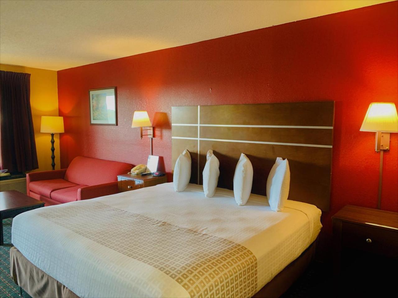Selmer Star Plus Inn & Suites מראה חיצוני תמונה