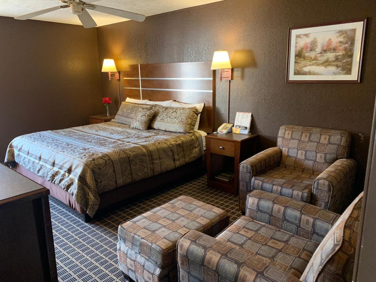Selmer Star Plus Inn & Suites מראה חיצוני תמונה