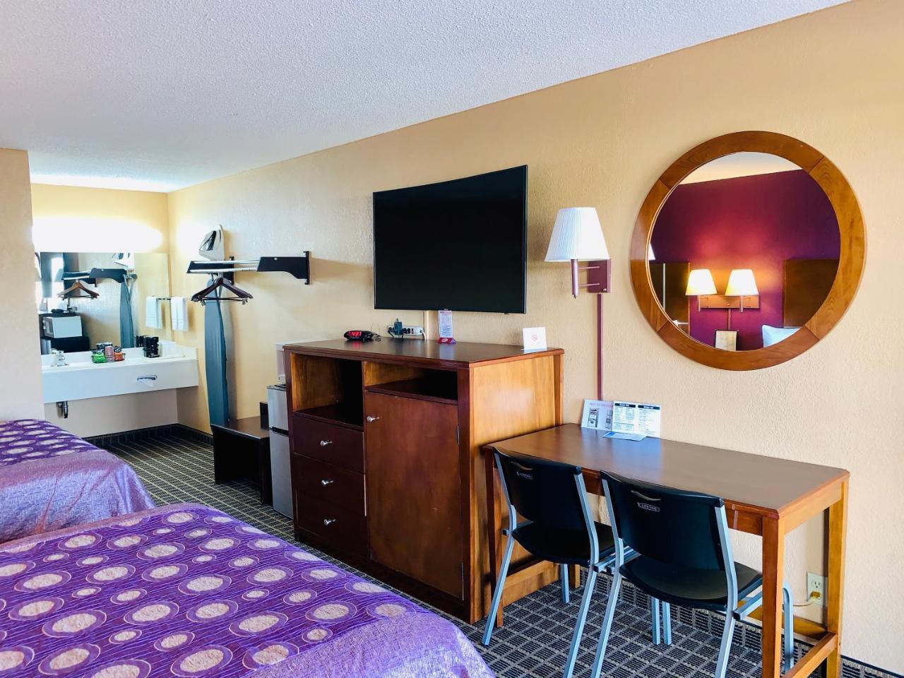 Selmer Star Plus Inn & Suites מראה חיצוני תמונה