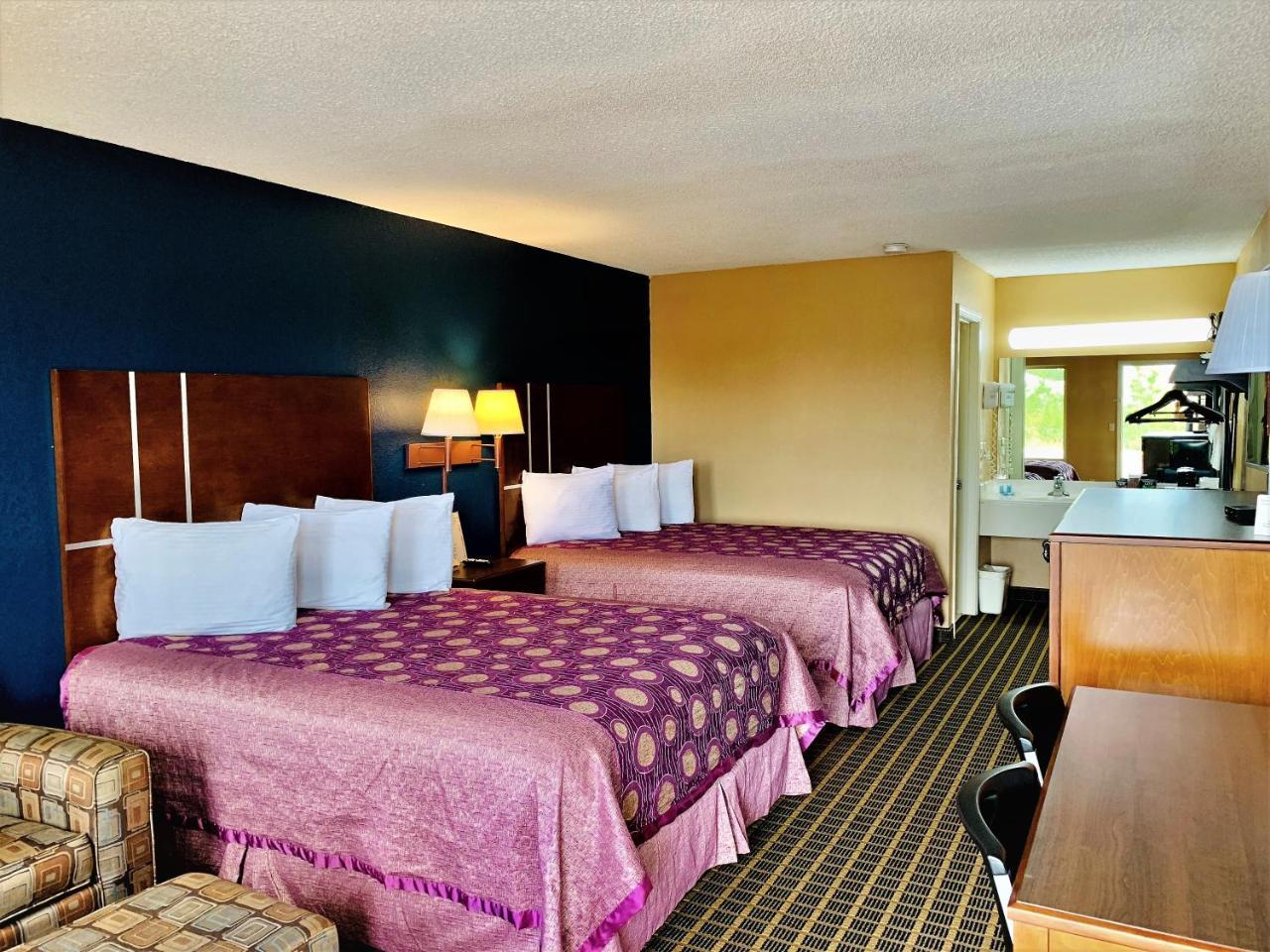 Selmer Star Plus Inn & Suites מראה חיצוני תמונה