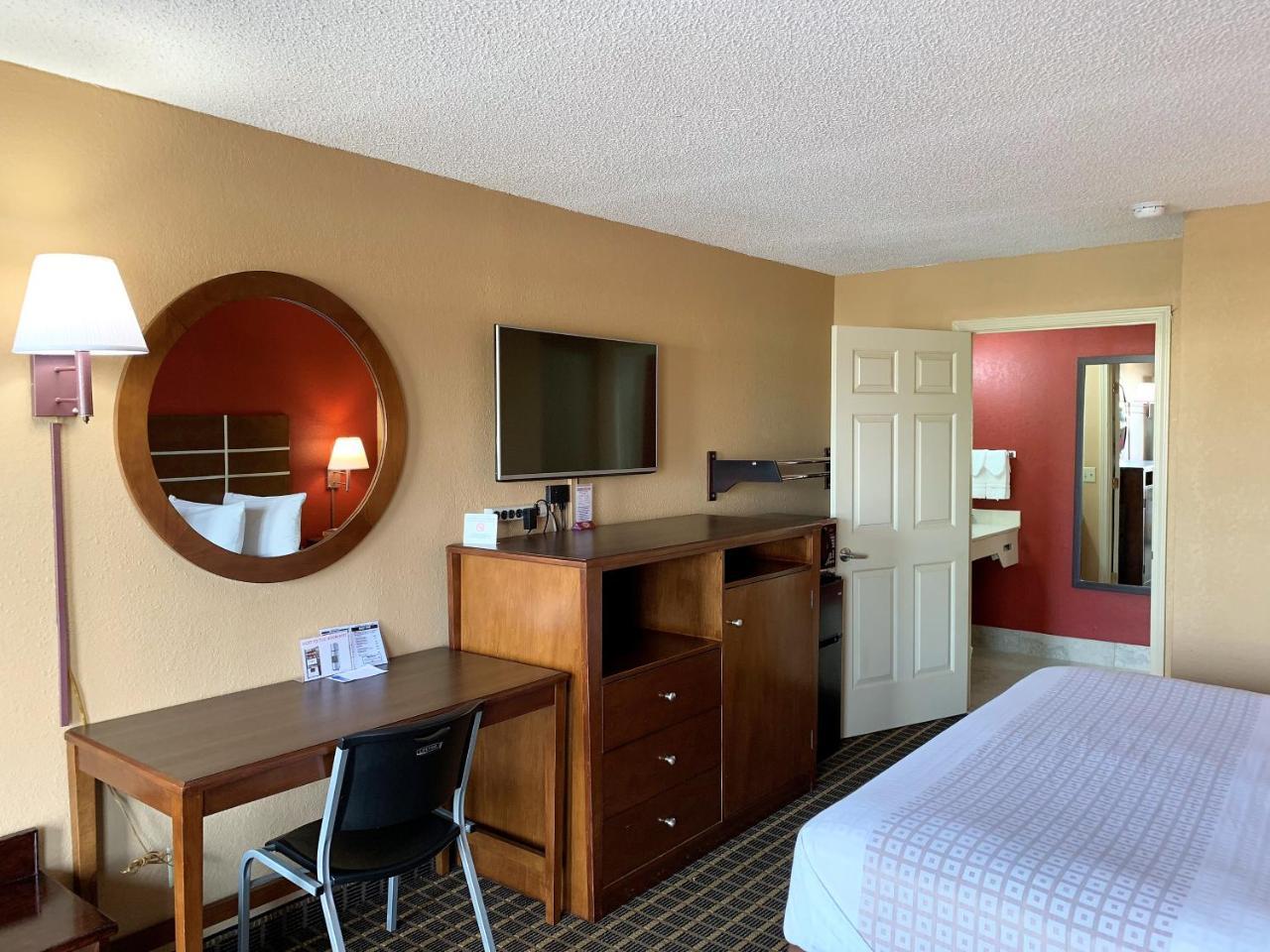 Selmer Star Plus Inn & Suites מראה חיצוני תמונה