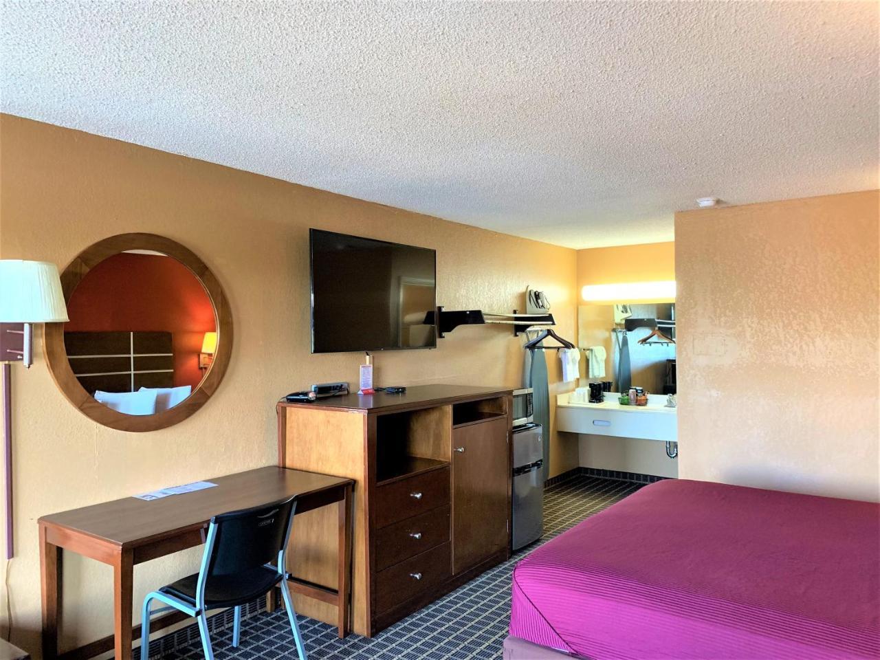 Selmer Star Plus Inn & Suites מראה חיצוני תמונה