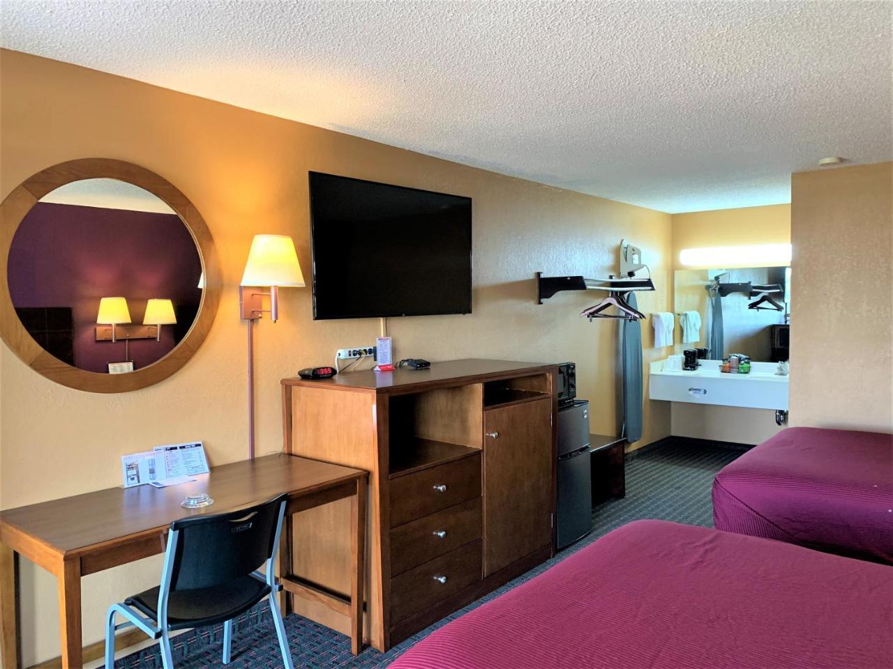 Selmer Star Plus Inn & Suites מראה חיצוני תמונה