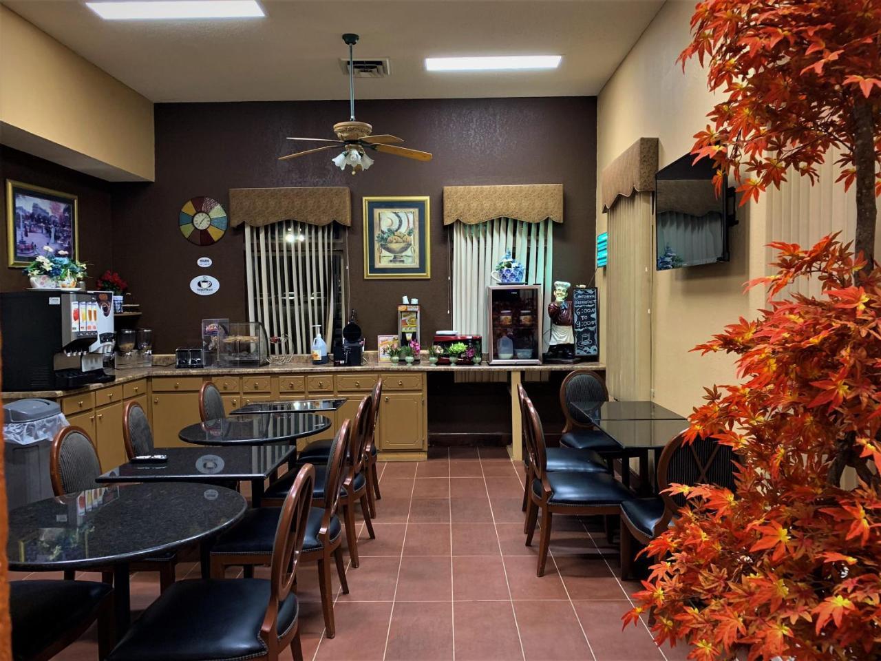 Selmer Star Plus Inn & Suites מראה חיצוני תמונה